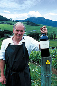 ニュージーランドのワイン「プロヴィダンス」ヴィンヤードオーナー・ワインメーカーJAMES VULETIC氏